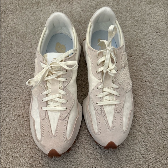New Balance 327 W size 10 - Picture 3 of 4